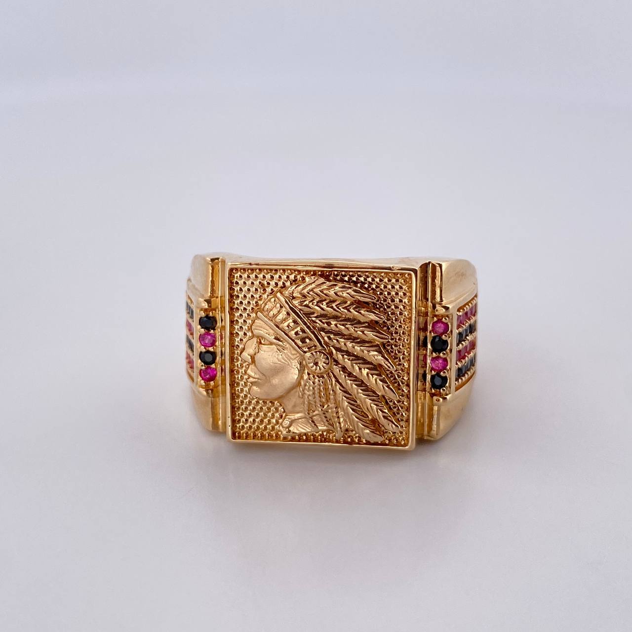 Anillo Indio 10.45gr / T10 1/2 / Circones Negros Fucsias Oro Amarillo 18K $