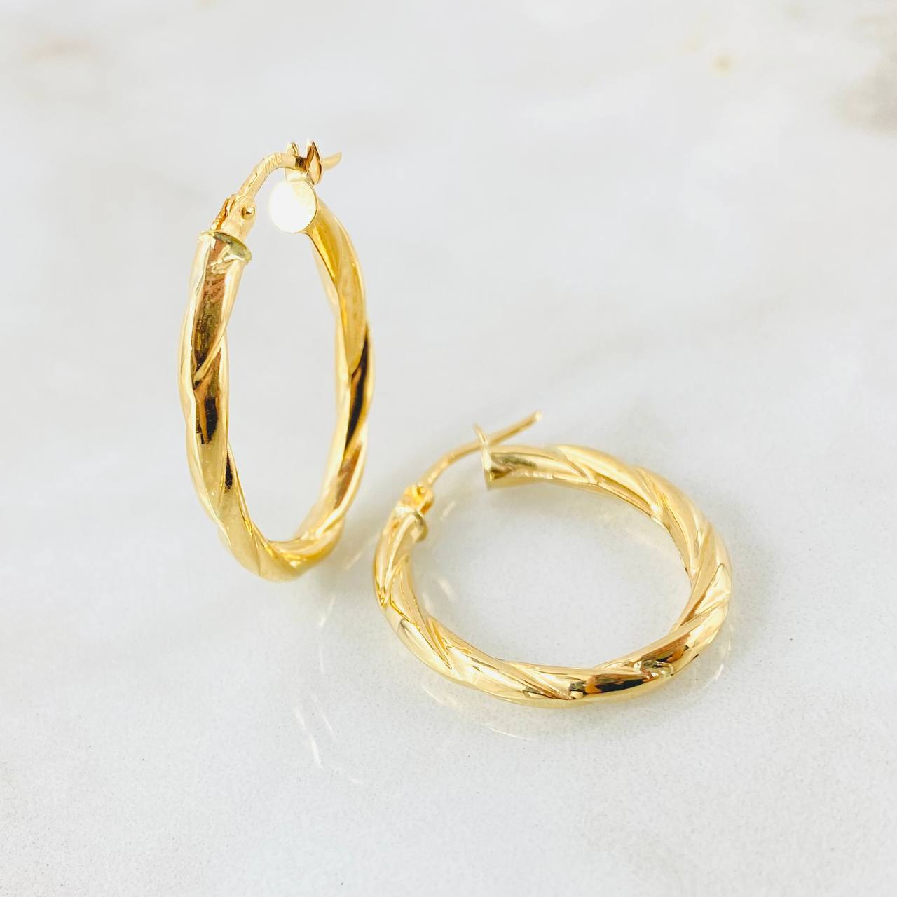 Candongas Mary Ovalada 2.55gr / 3cm / Oro Amarillo 18K ©
