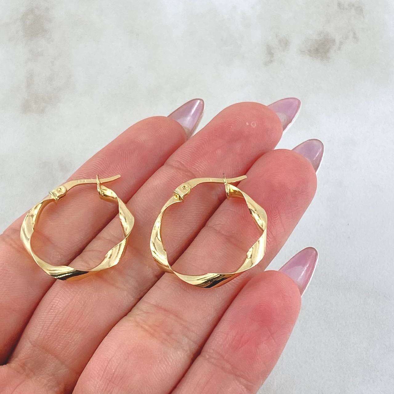 Candongas Bella 1.55gr / 2.4cm-Oro Amarillo 18K