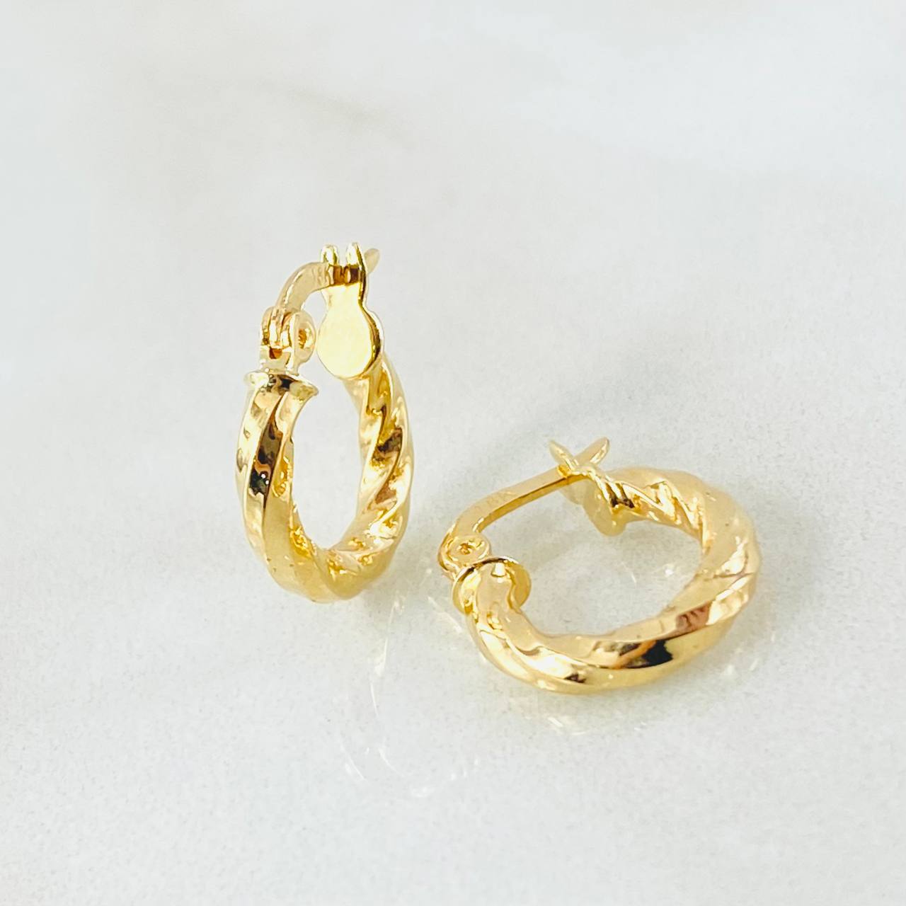 Candongas Lupe 1.05gr / 1.5cm / Oro Amarillo 18K ©