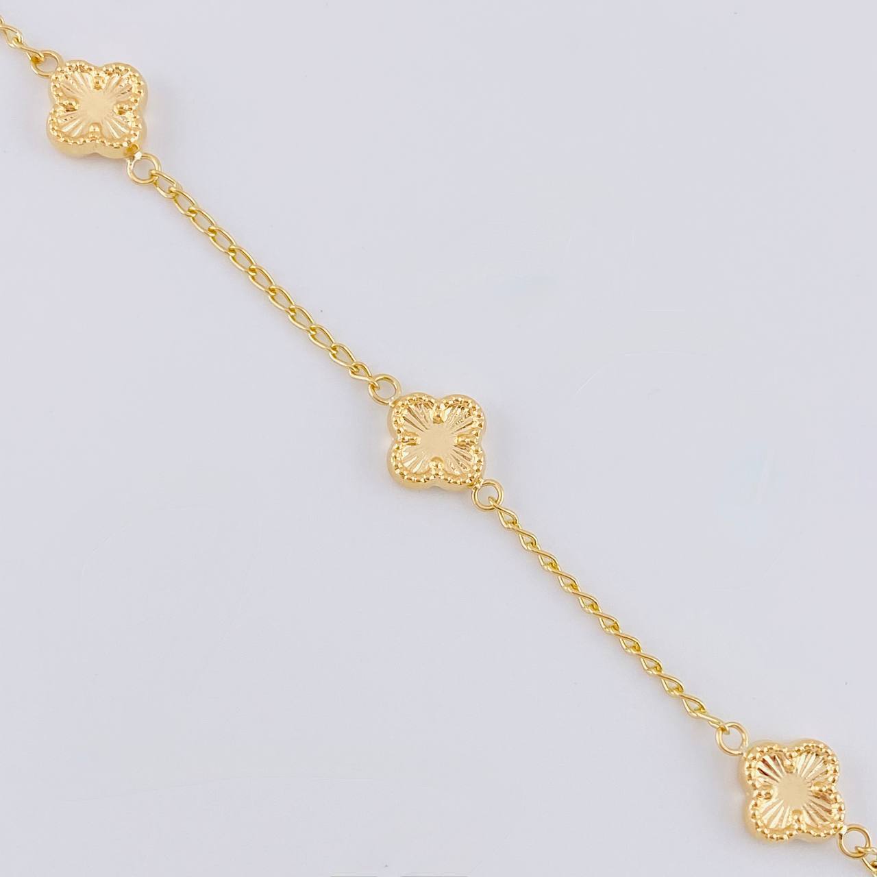Pulso Espiga Trebol Diamantado 2.7 g / 18.5 cm / 1.4 mm Oro Amarillo 18K