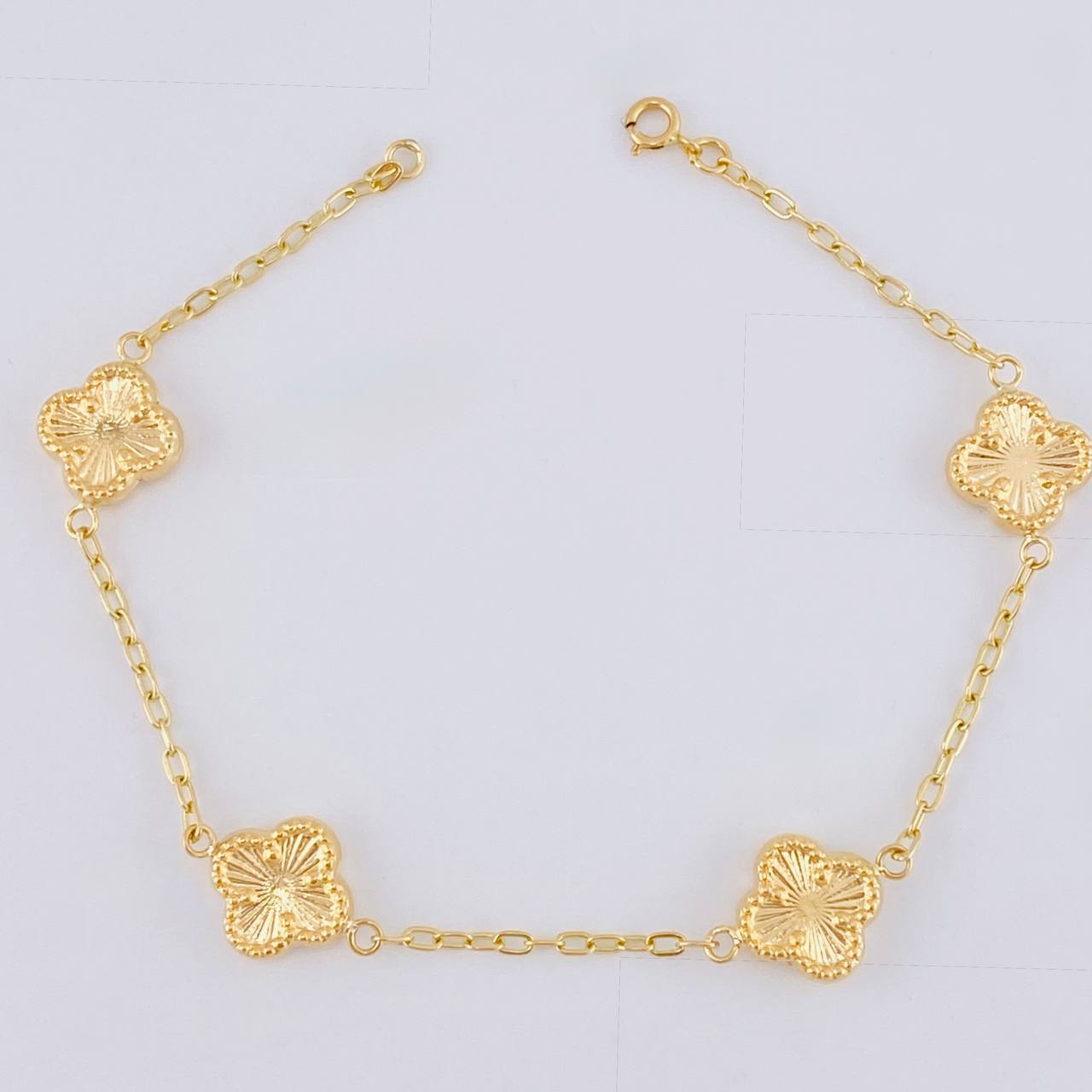 Pulso Espiga Trebol Diamantado 2.85 g / 19.5 cm / 1.5 mm Oro Amarillo 18K