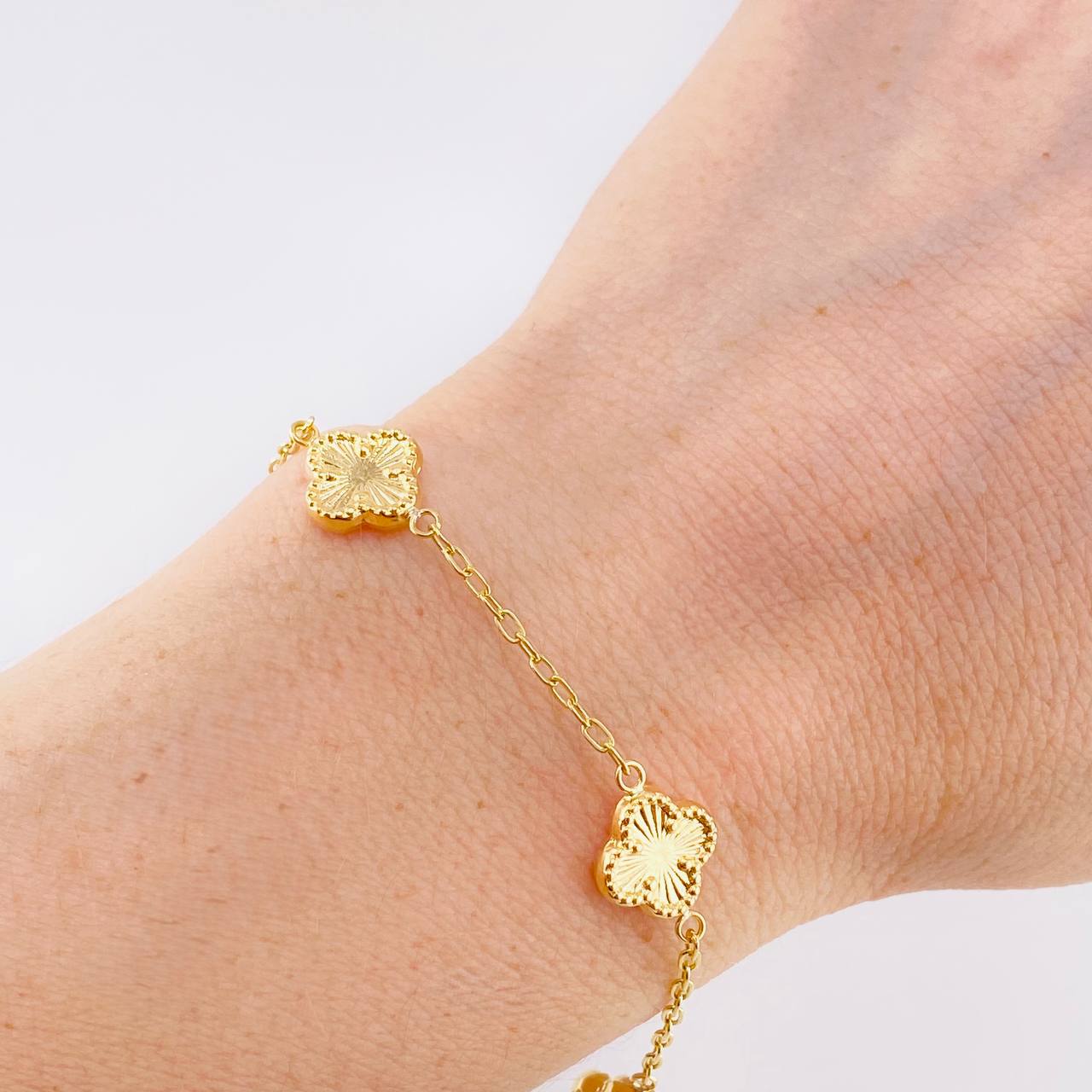 Pulso Espiga Trebol Diamantado 2.85 g / 19.5 cm / 1.5 mm Oro Amarillo 18K