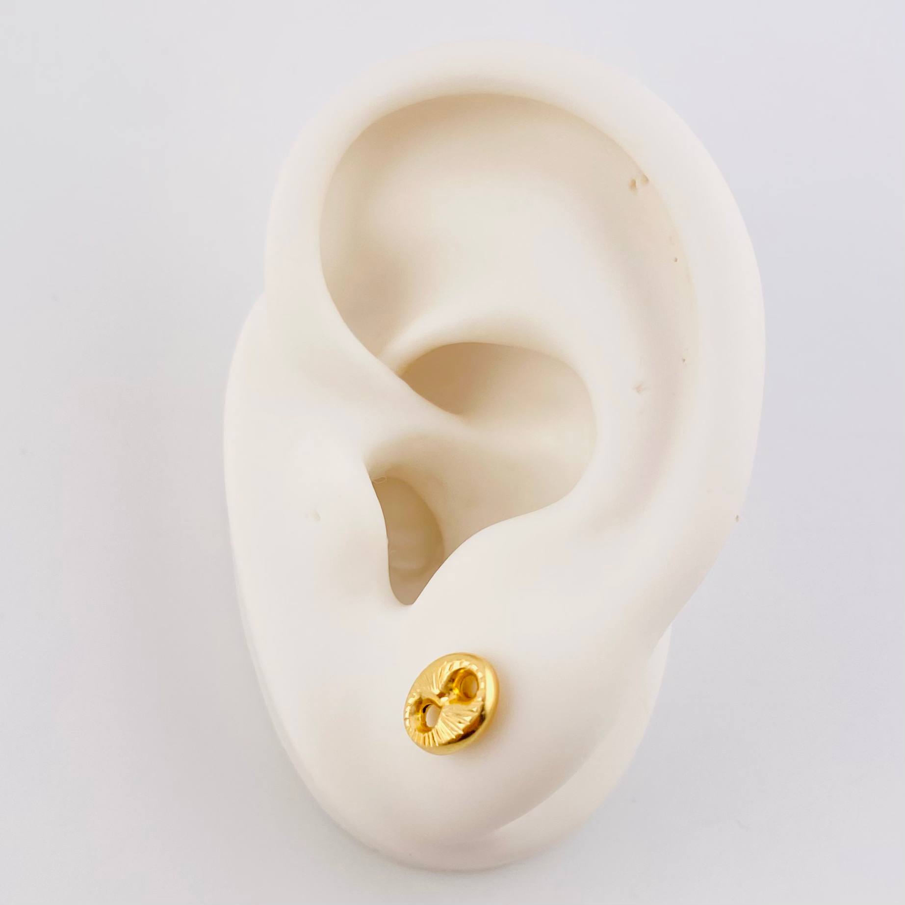 Topos GC 0.85gr / 8mm Oro Amarillo 18K ©
