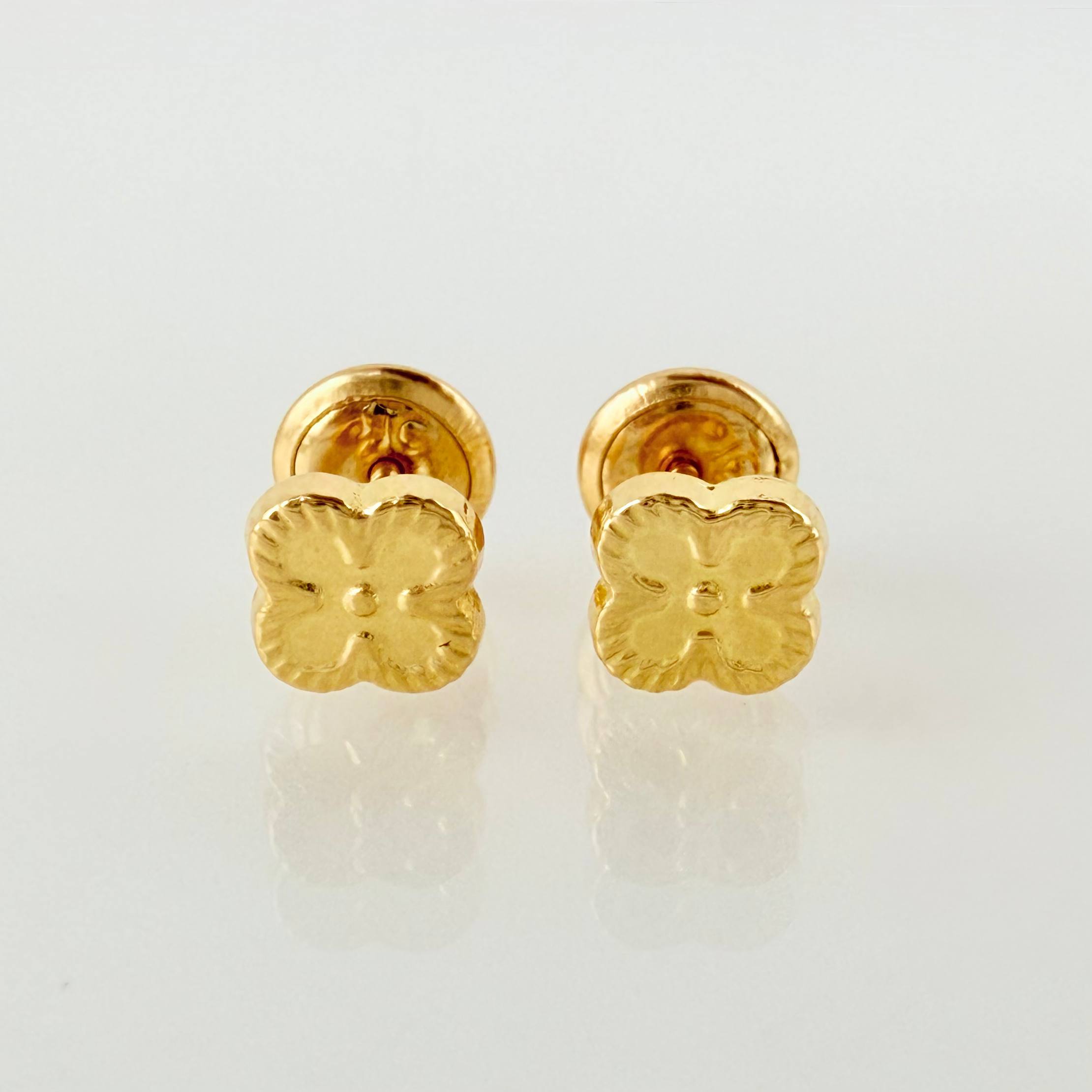 Topos Trebol Dorado 0.6gr / 5.5mm Oro Amarillo 18K ©