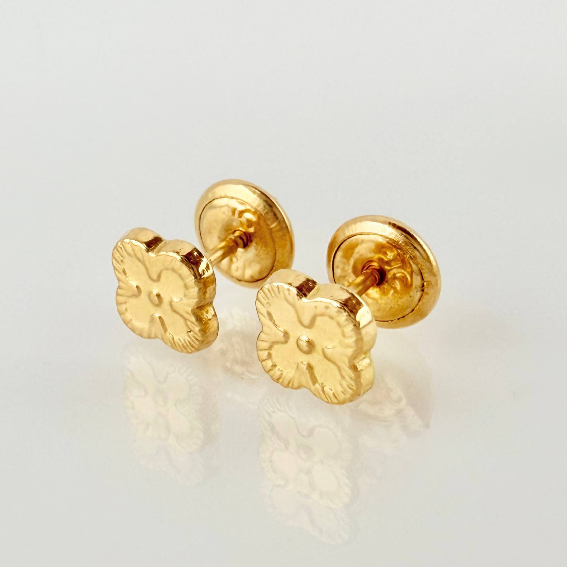 Topos Trebol Dorado 0.6gr / 5.5mm Oro Amarillo 18K