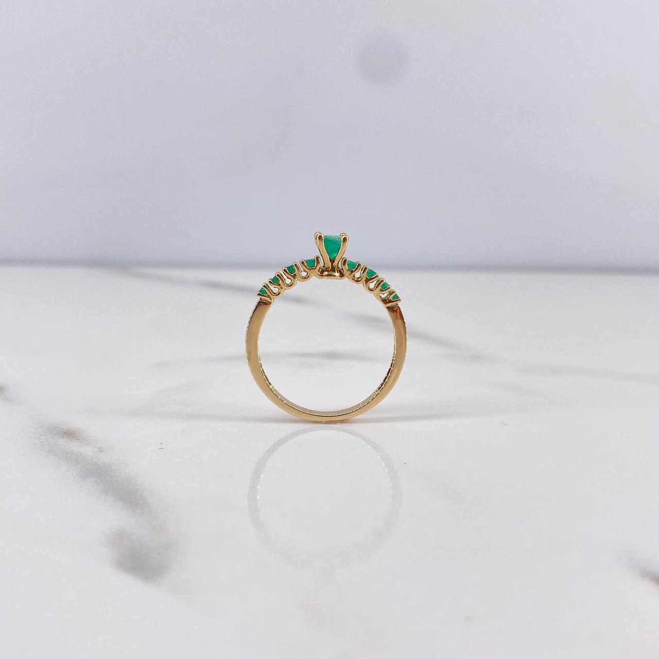 Anillo Solitario Churumbela 2.1gr / T6 / Esmeraldas 46pts Oro Amarillo 18K (Joya) &
