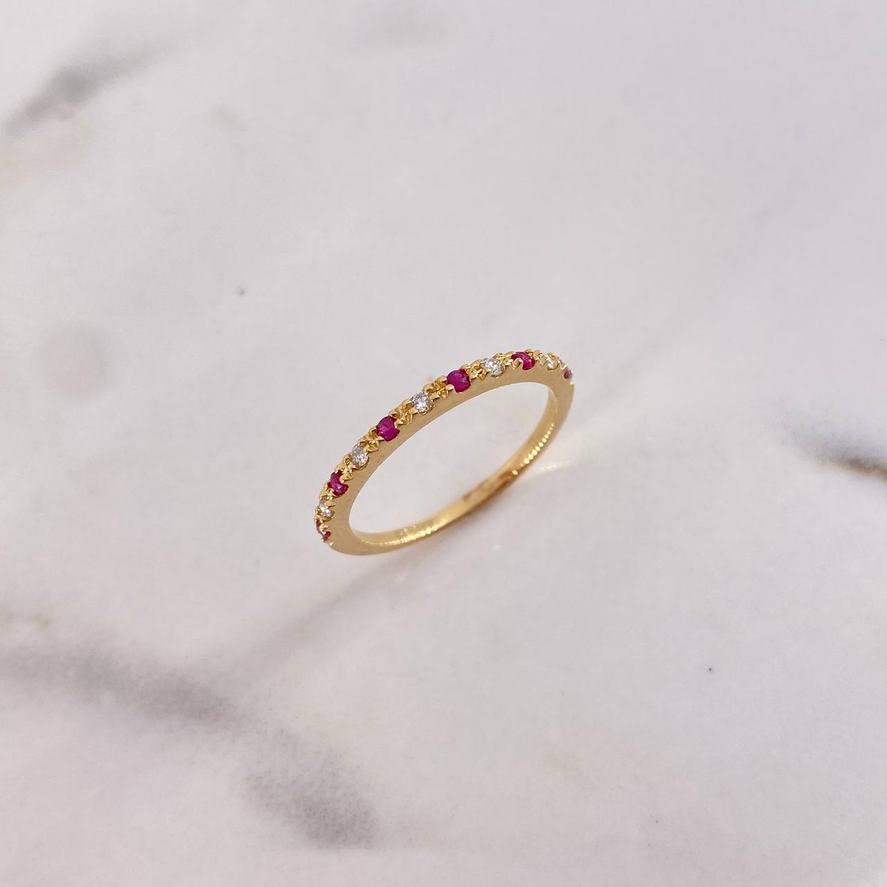 Anillo Argolla Churumbela 1.6gr / T6 / Diamantes 08pts Rubies 10pts Oro Amarillo 18K (Joya) &