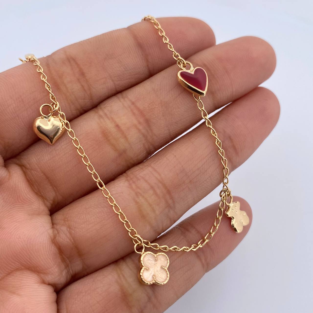 Pulso Espiga  2.8gr / 18.4cm / 1.4mm Dijes Corazones Trebol Osos  Oro Amarillo 18K $