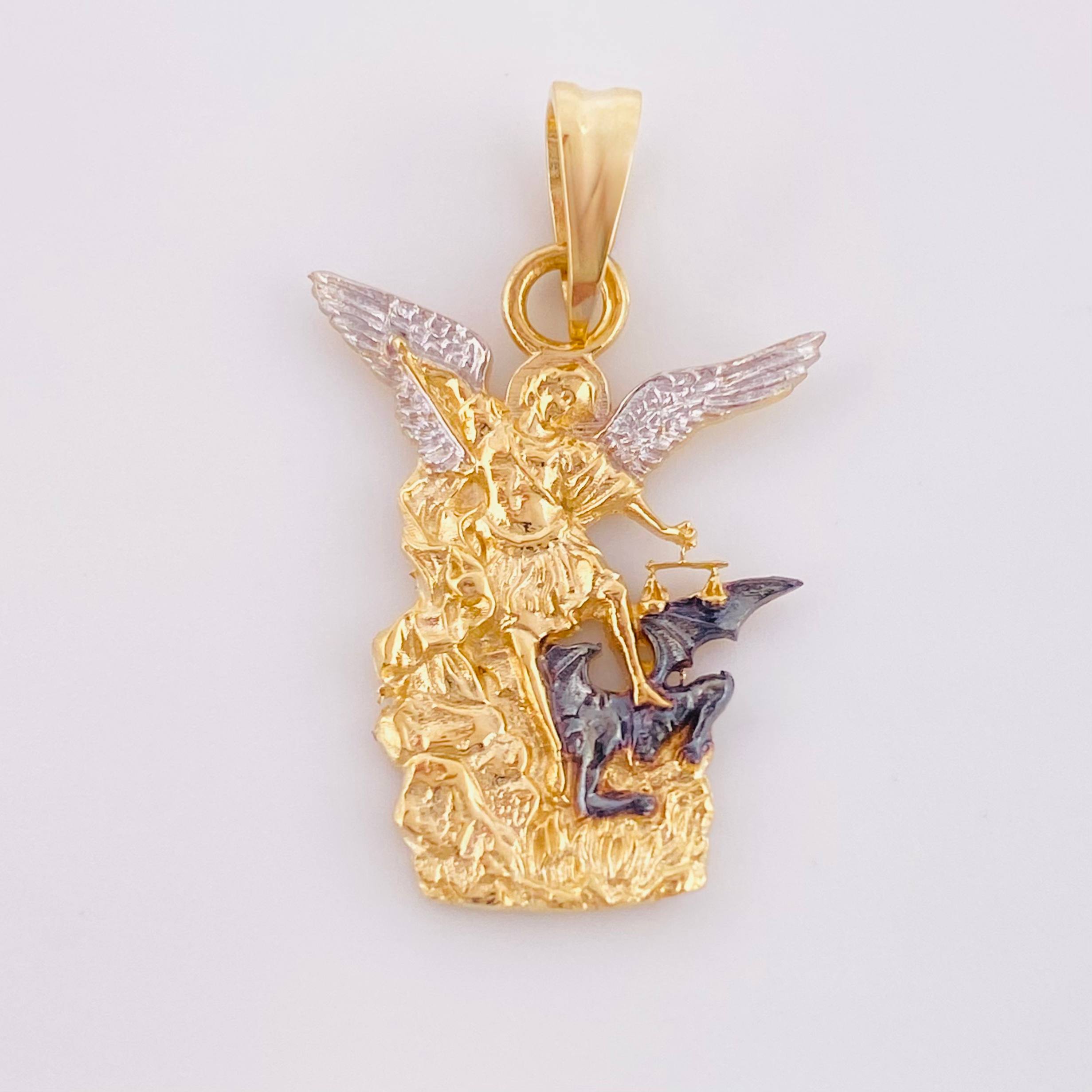 Dije San Miguel Arcangel 2.35gr / 2.8cm / Dos Oros Amarillo Blanco 18K ©