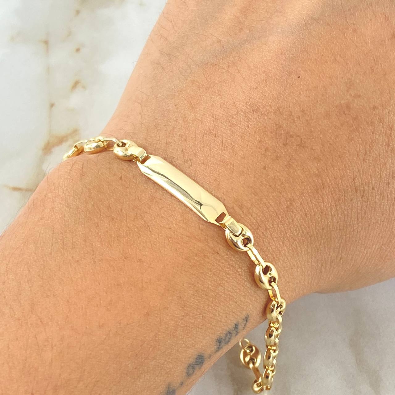 Pulso Bebé GC Placa Bordeada 2.75gr / 17cm / Oro 18K