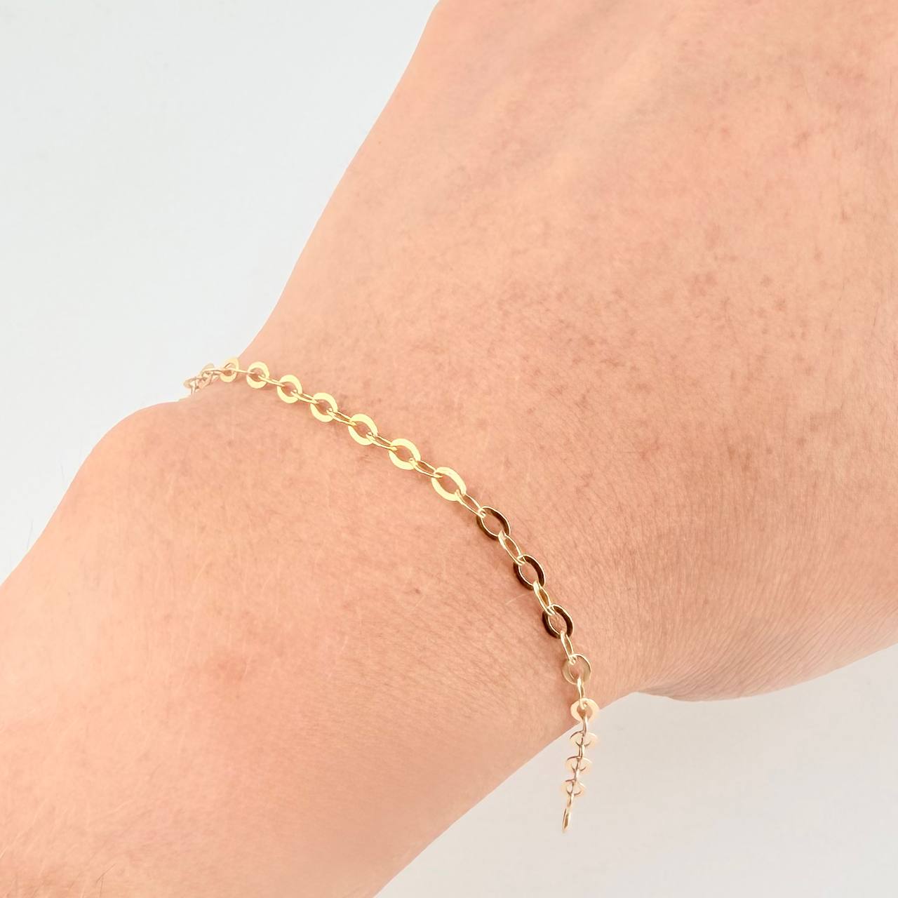 Pulso Aro Seguido 1.5gr / 18.5cm / 2.5mm Oro Amarillo 18K