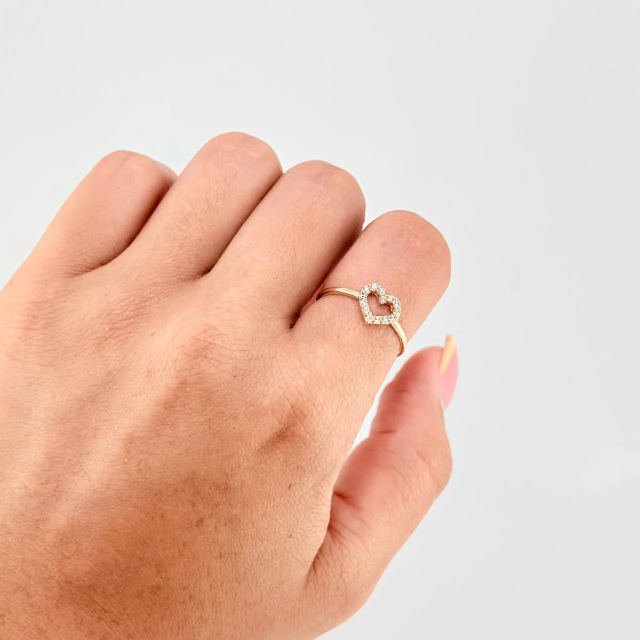 Anillo Silueta Corazón 1.3 g / T6 1/2 Oro Amarillo 18K