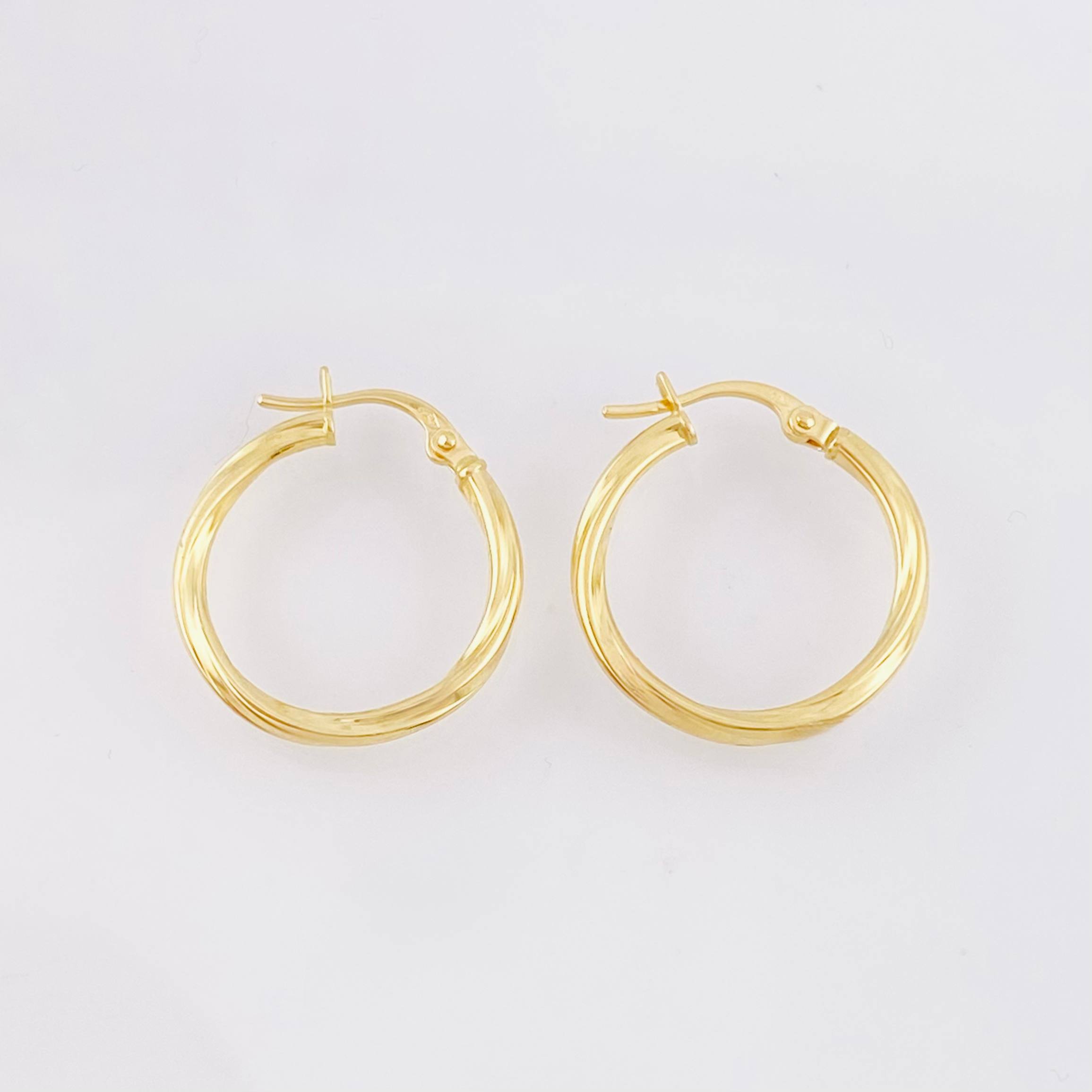 Candongas Mary 1.6gr / 2.3cm / Oro Amarillo 18K *