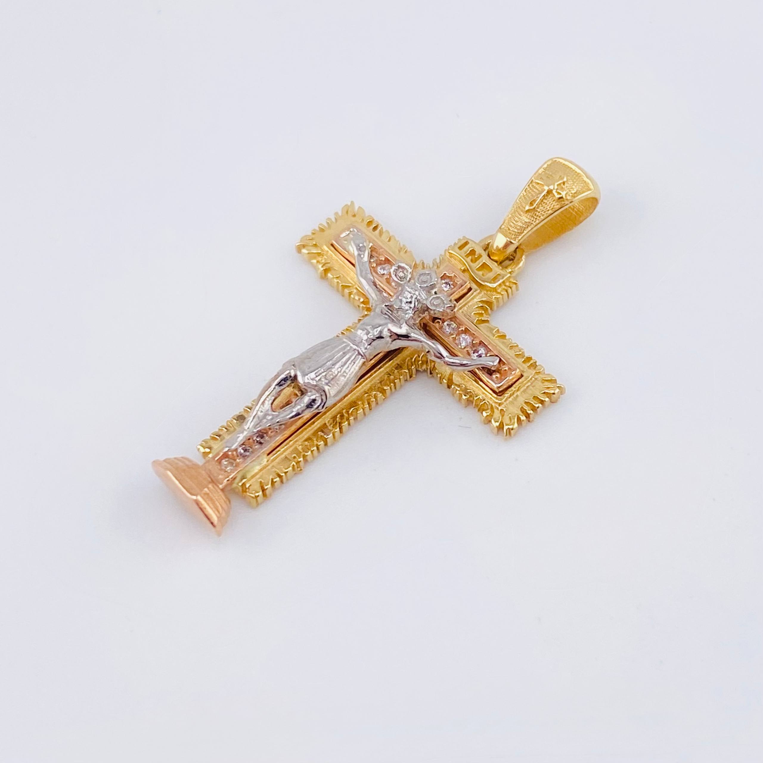Dije Cruz Cristo 4.9gr / 3.5cm / Tres Oros 18K ©