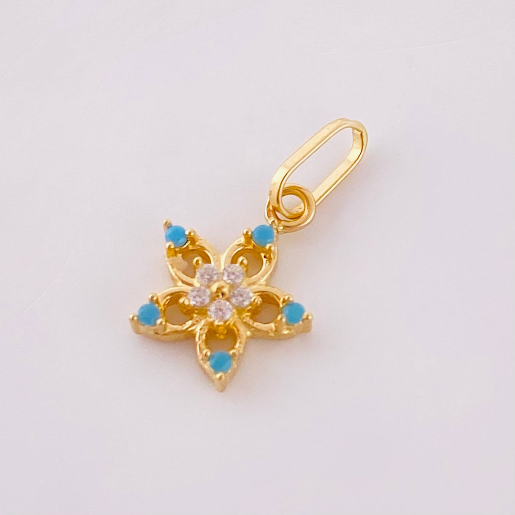 Dije Flor Geranio 0.5gr / 1.5cm / Oro Amarillo 18K *