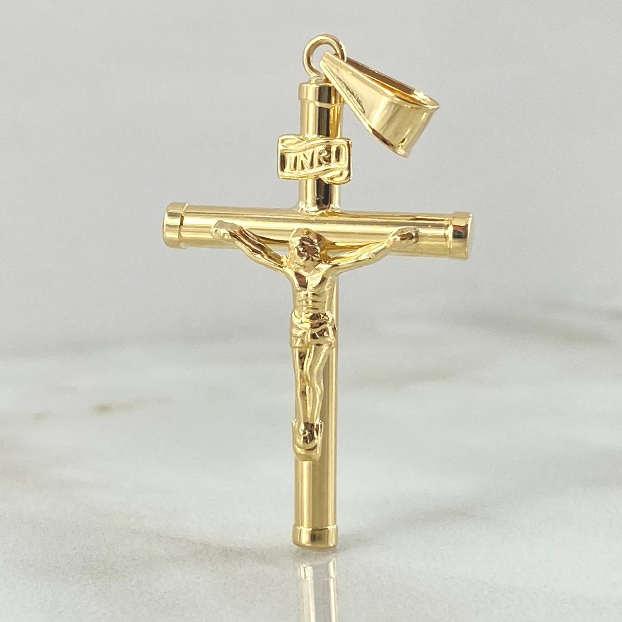 Dije Cruz Cristo 1.7gr / 4.2cm / Oro Amarillo 18K ©