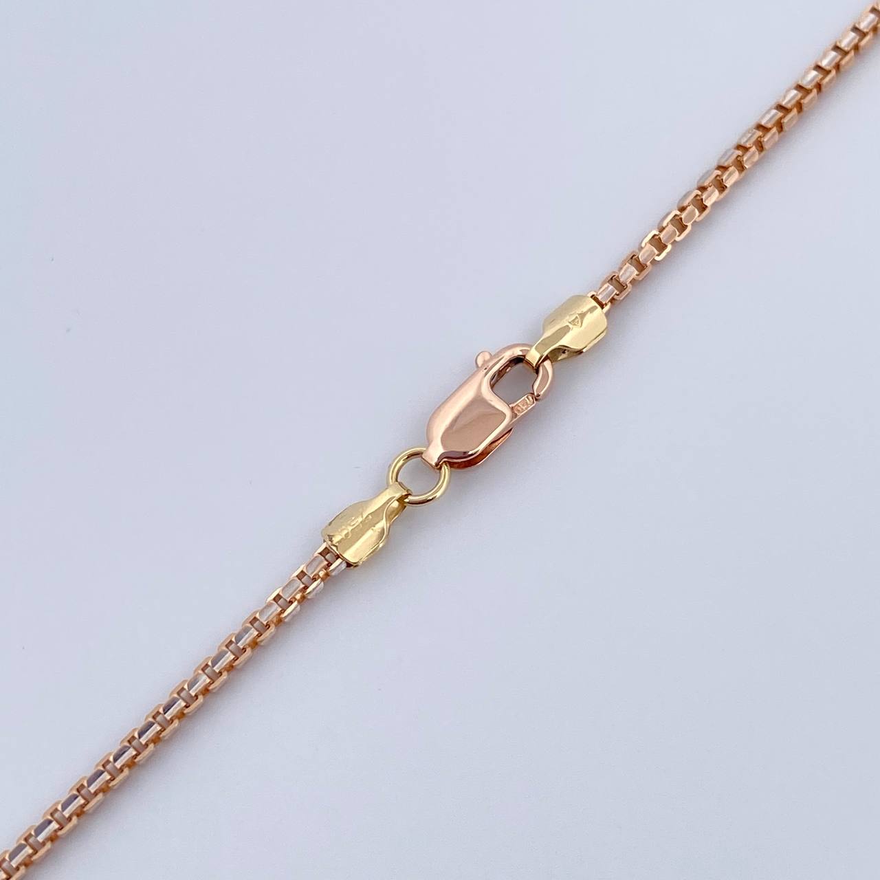 Cadena Veneciana 6.1gr / 45.5cm / 1.4mm Tres Oros +3 18K &