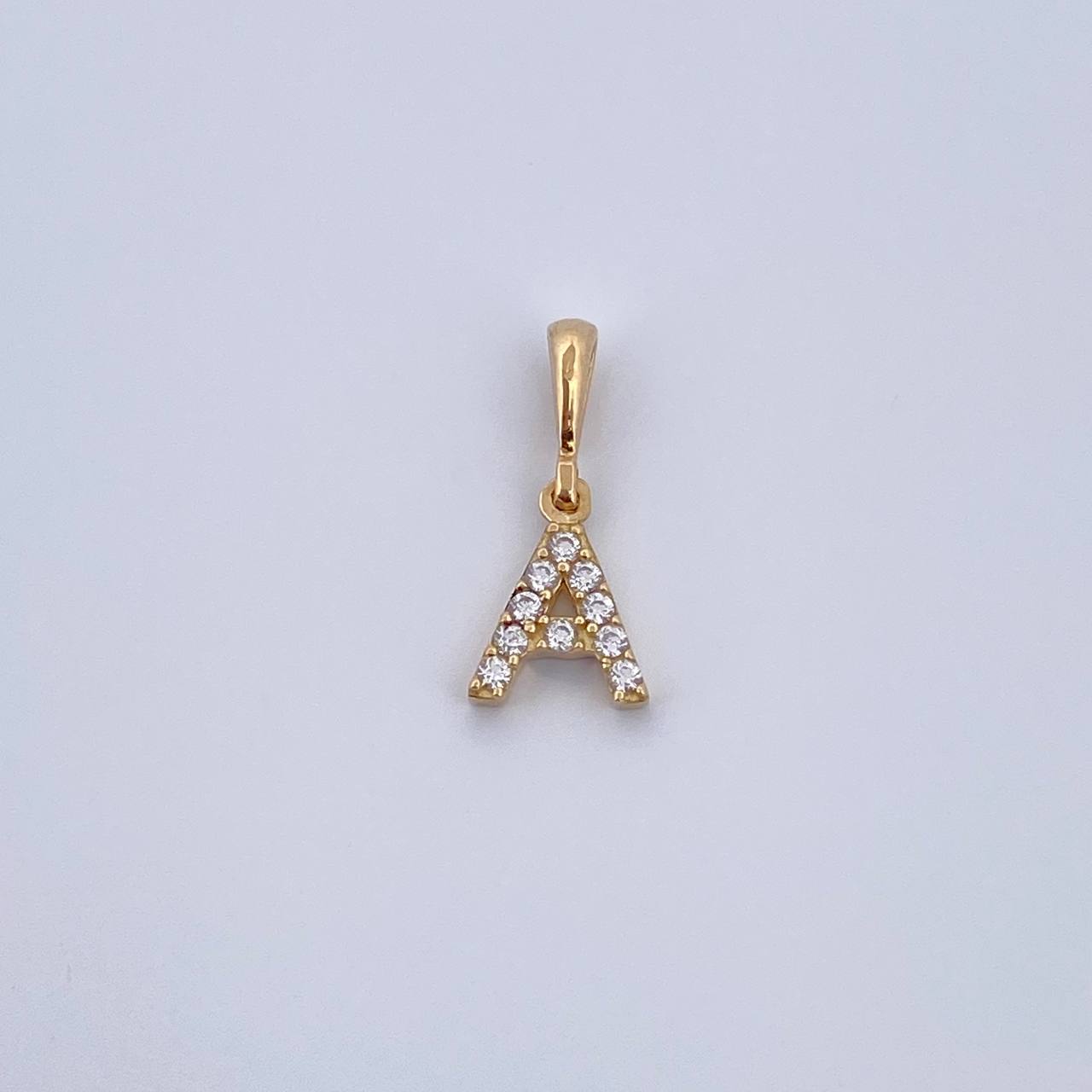 Dije Letra A 0.55gr / 1.5cm / Circones Blancos Oro Amarillo 18K &