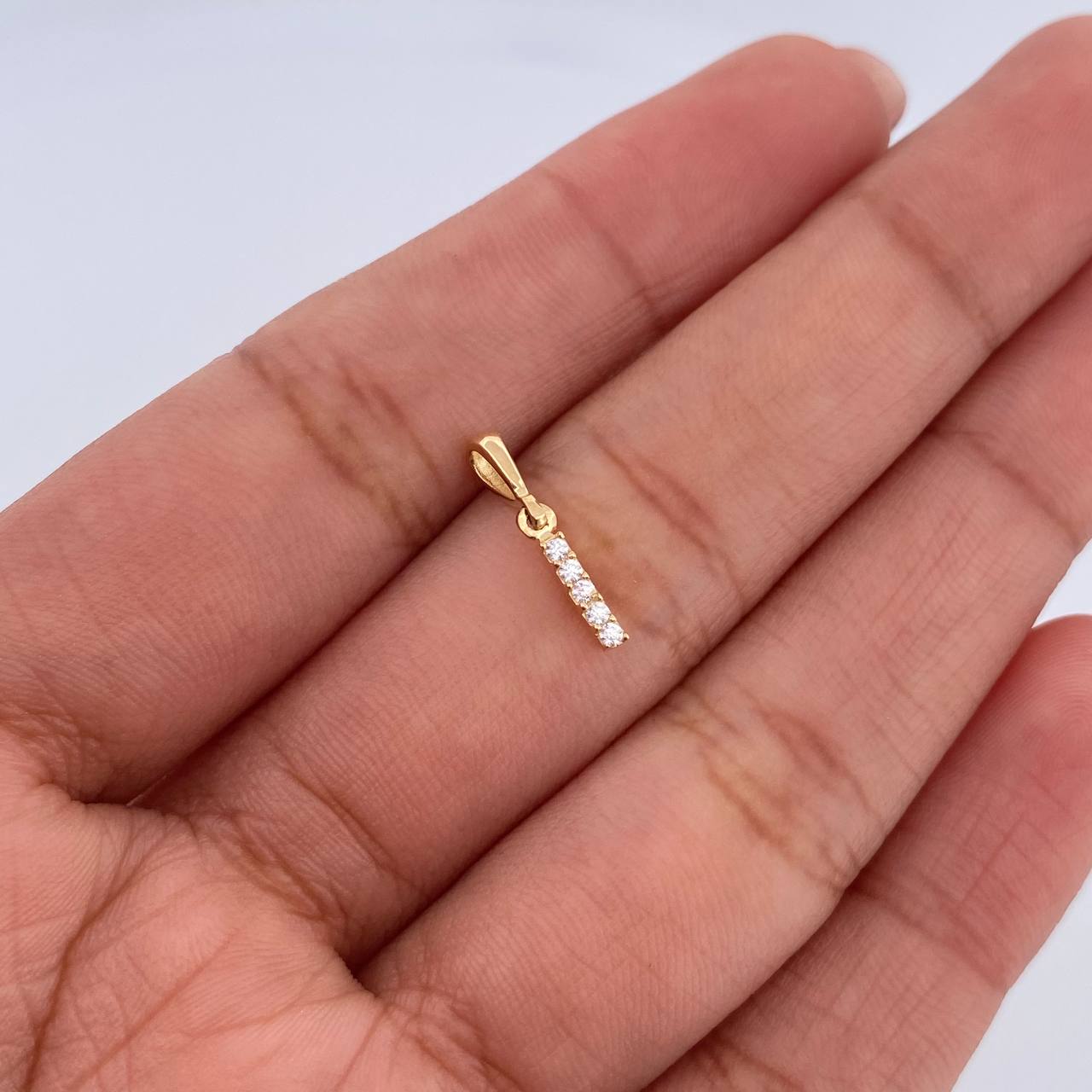 Dije Letra I 0.4gr / 1.5cm / Circones Blancos Oro Amarillo 18K &