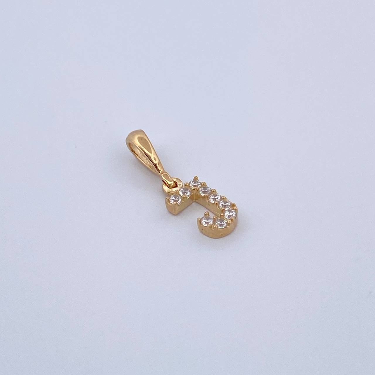 Dije Letra J 0.5gr / 1.5cm / Circones Blancos Oro Amarillo 18K &