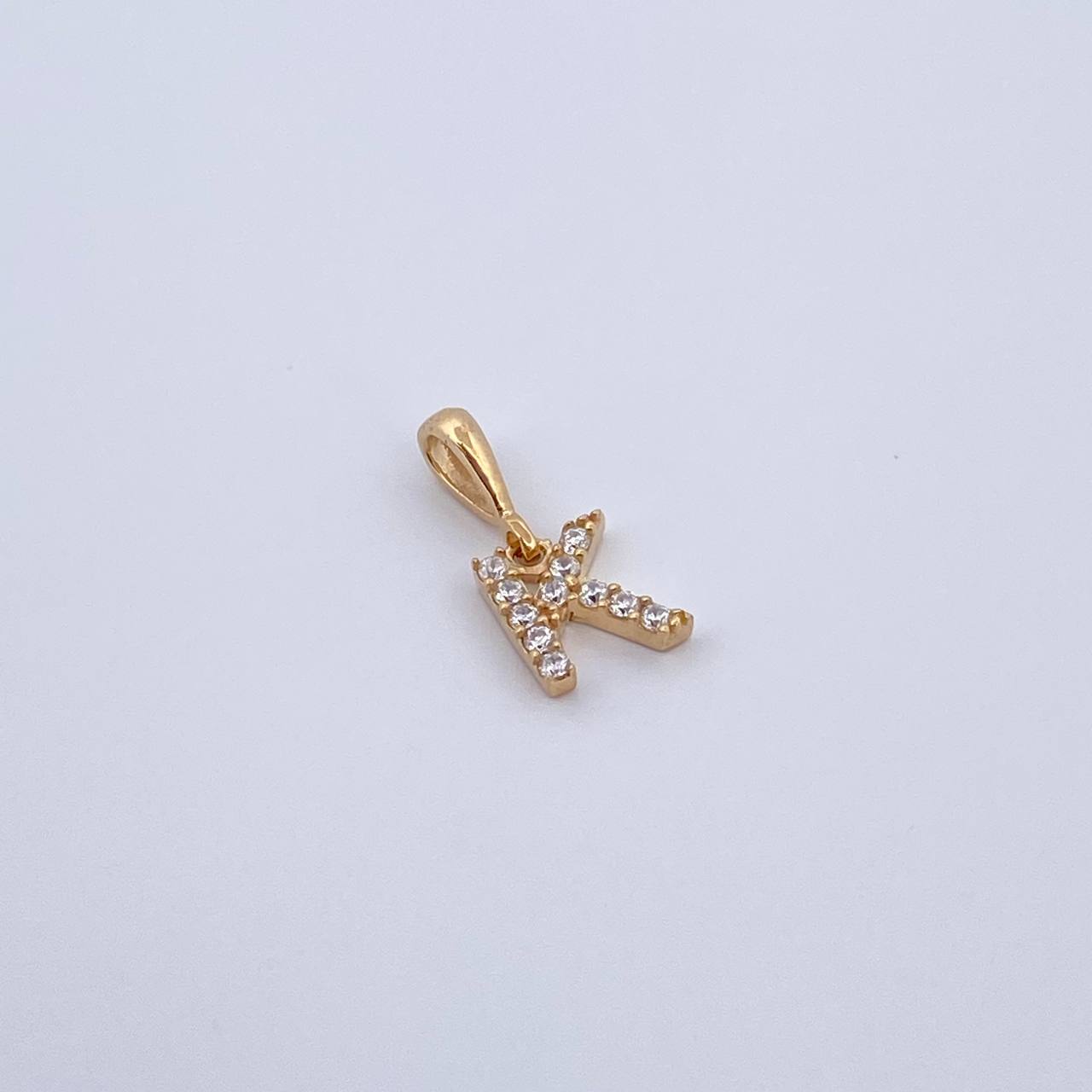 Dije Letra K 0.6gr / 1.5cm / Circones Blancos Oro Amarillo 18K &