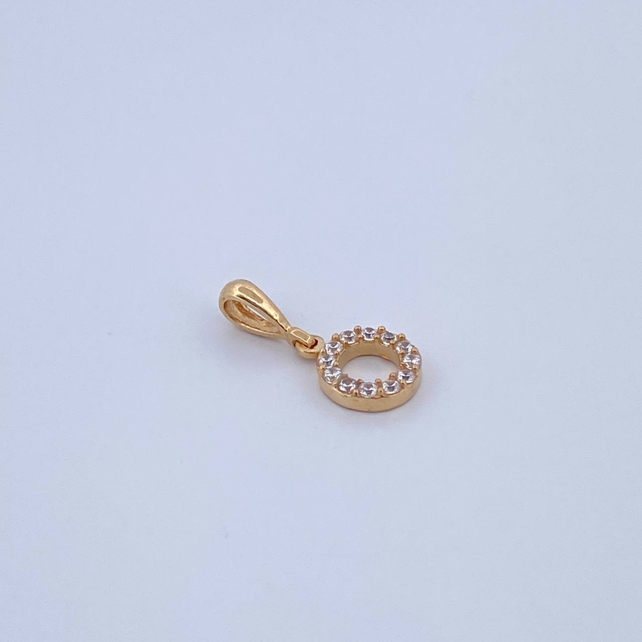 Dije Letra O 0.65gr / 1.5cm / Circones Blancos Oro Amarillo 18K &