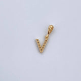 Dije Letra V 0.45gr / 1.5cm / Circones Blancos Oro Amarillo 18K &