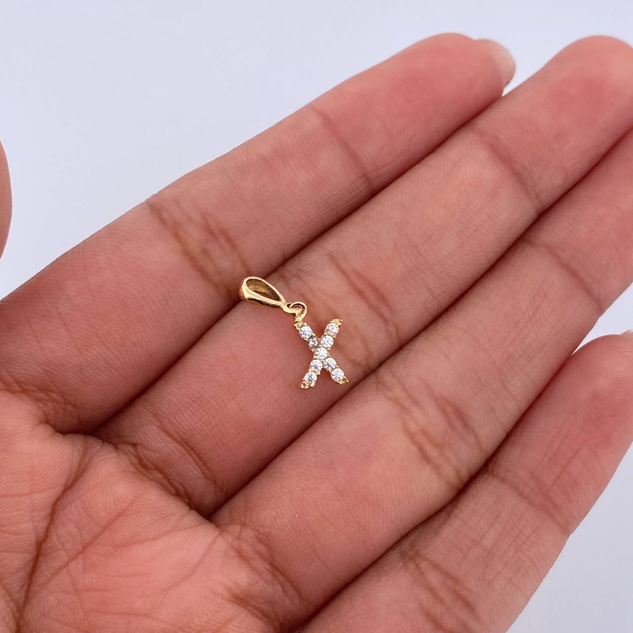 Dije Letra X 0.5gr / 1.5cm / Circones Blancos Oro Amarillo 18K &