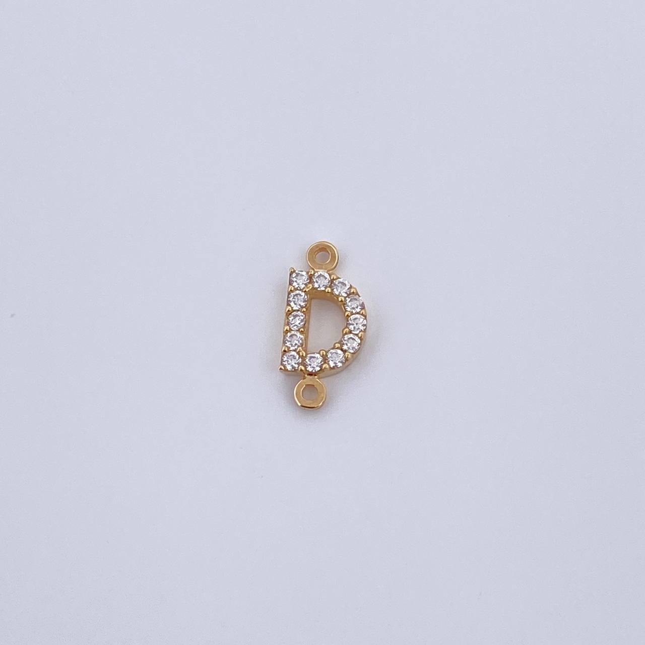 Herraje Letra D 0.45gr / 1cm / Circones Blancos Oro Amarillo 18K &