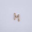 Herraje Letra M 0.55gr / 1cm / Circones Blancos Oro Amarillo 18K &