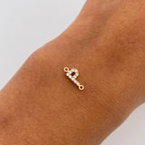 Herraje Letra P 0.35gr / 1cm / Circones Blancos Oro Amarillo 18K &