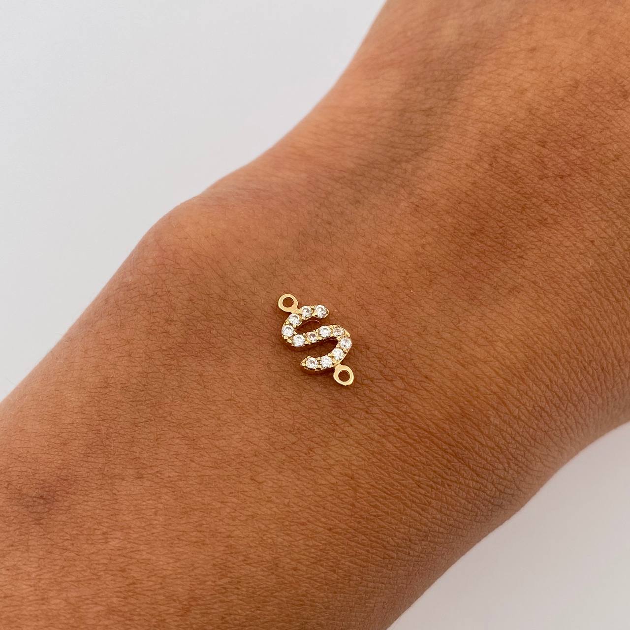 Herraje Letra S 0.4gr / 1cm / Circones Blancos Oro Amarillo 18K &
