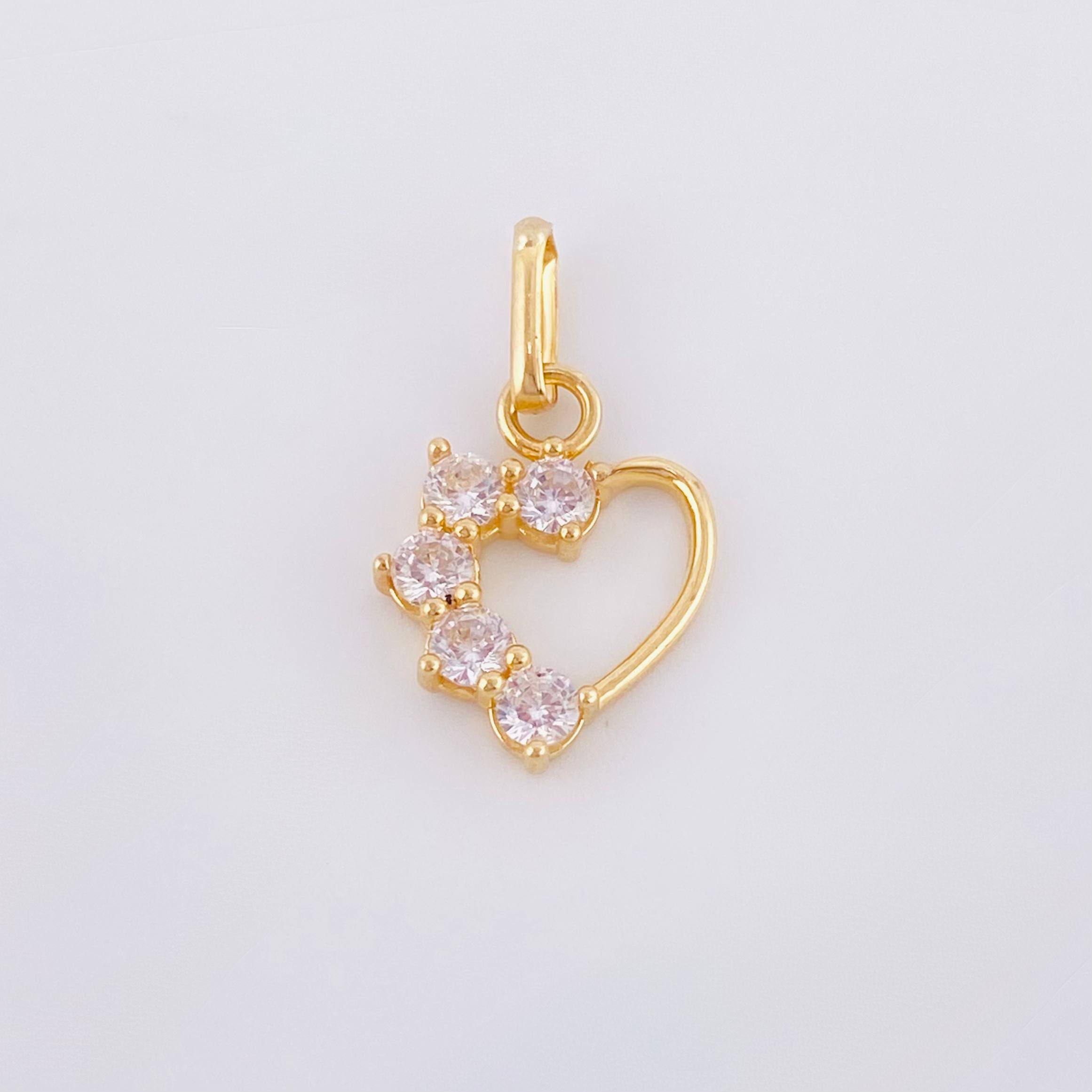 Dije Corazon Parcial Ampliado 0.9gr / 1.8cm / Oro Amarillo 18K ©