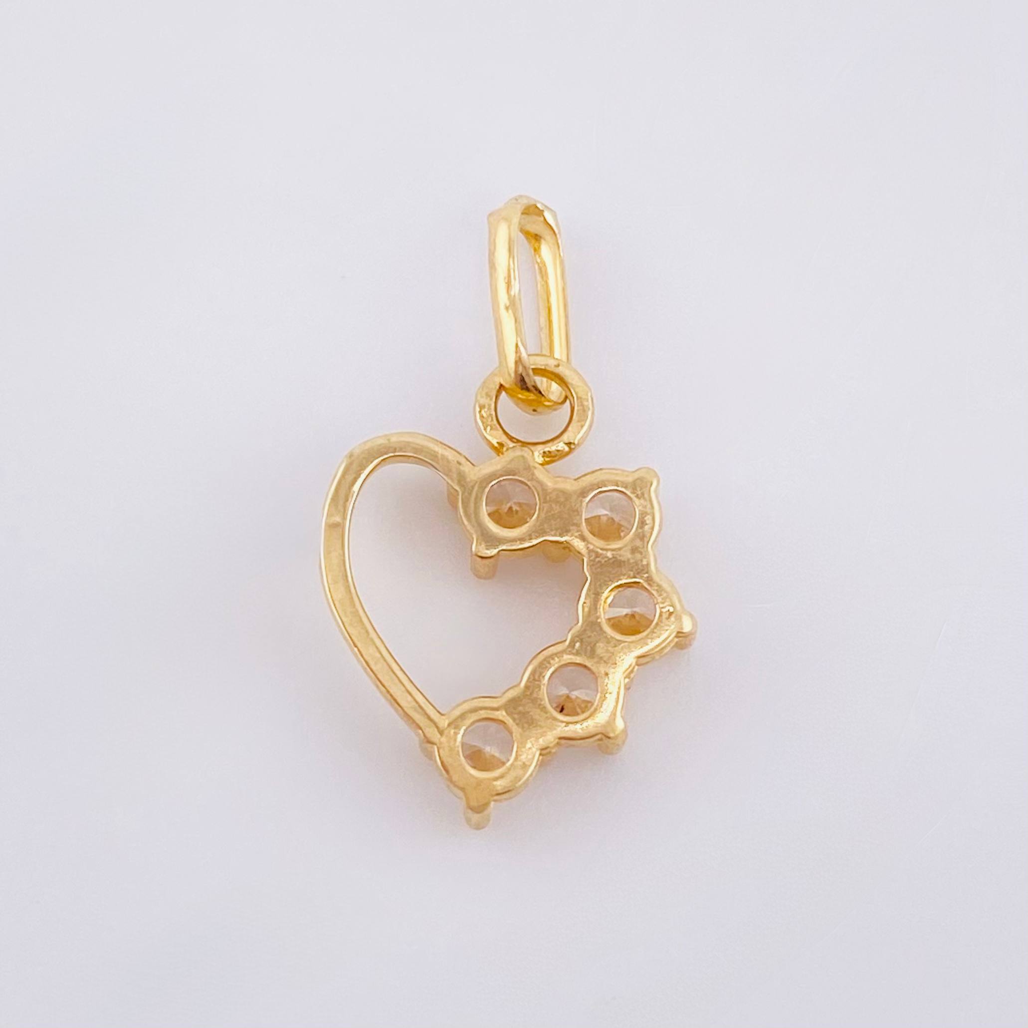Dije Corazon Parcial Ampliado 0.9gr / 1.8cm / Oro Amarillo 18K ©