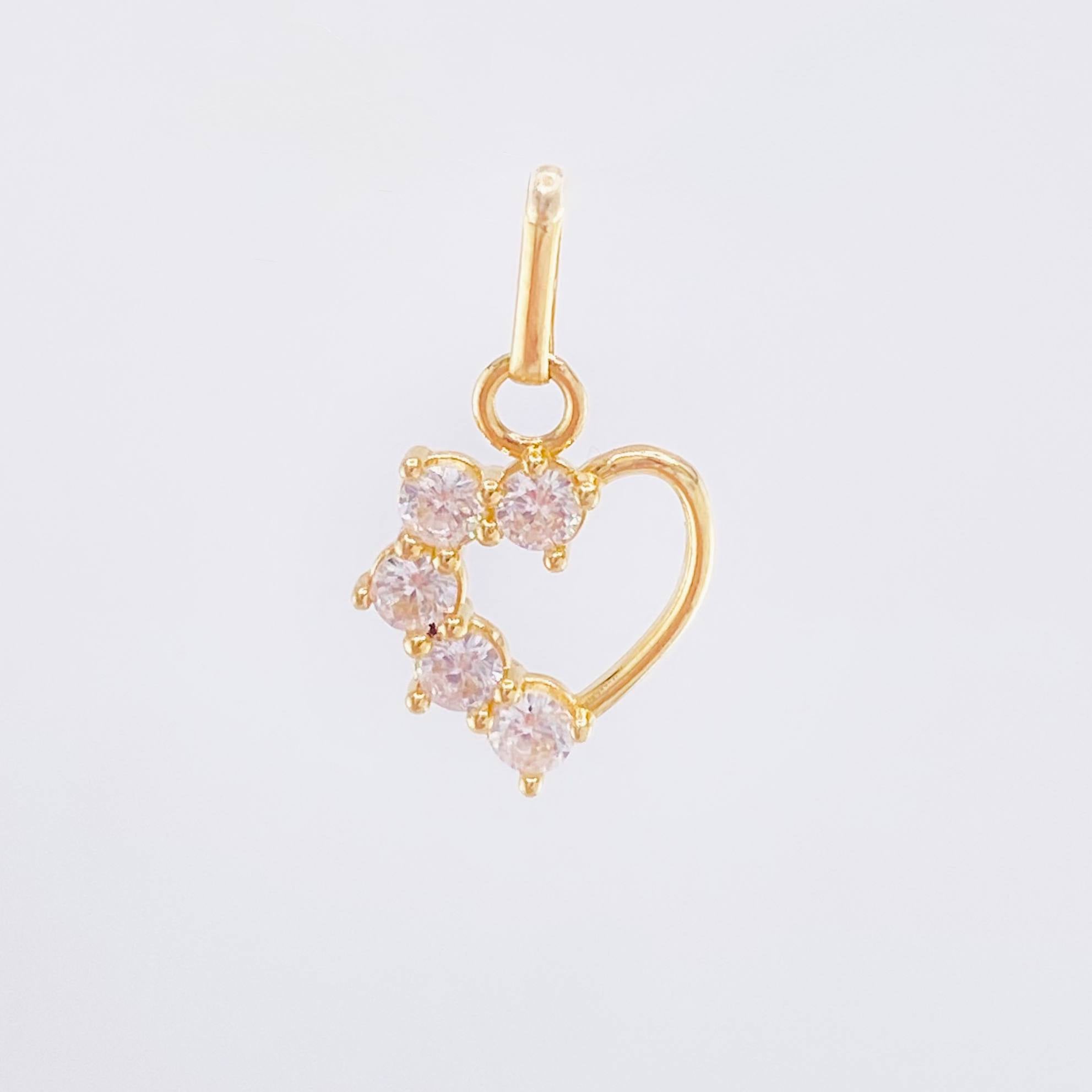 Dije Corazon Parcial Ampliado 0.9gr / 1.8cm / Oro Amarillo 18K ©