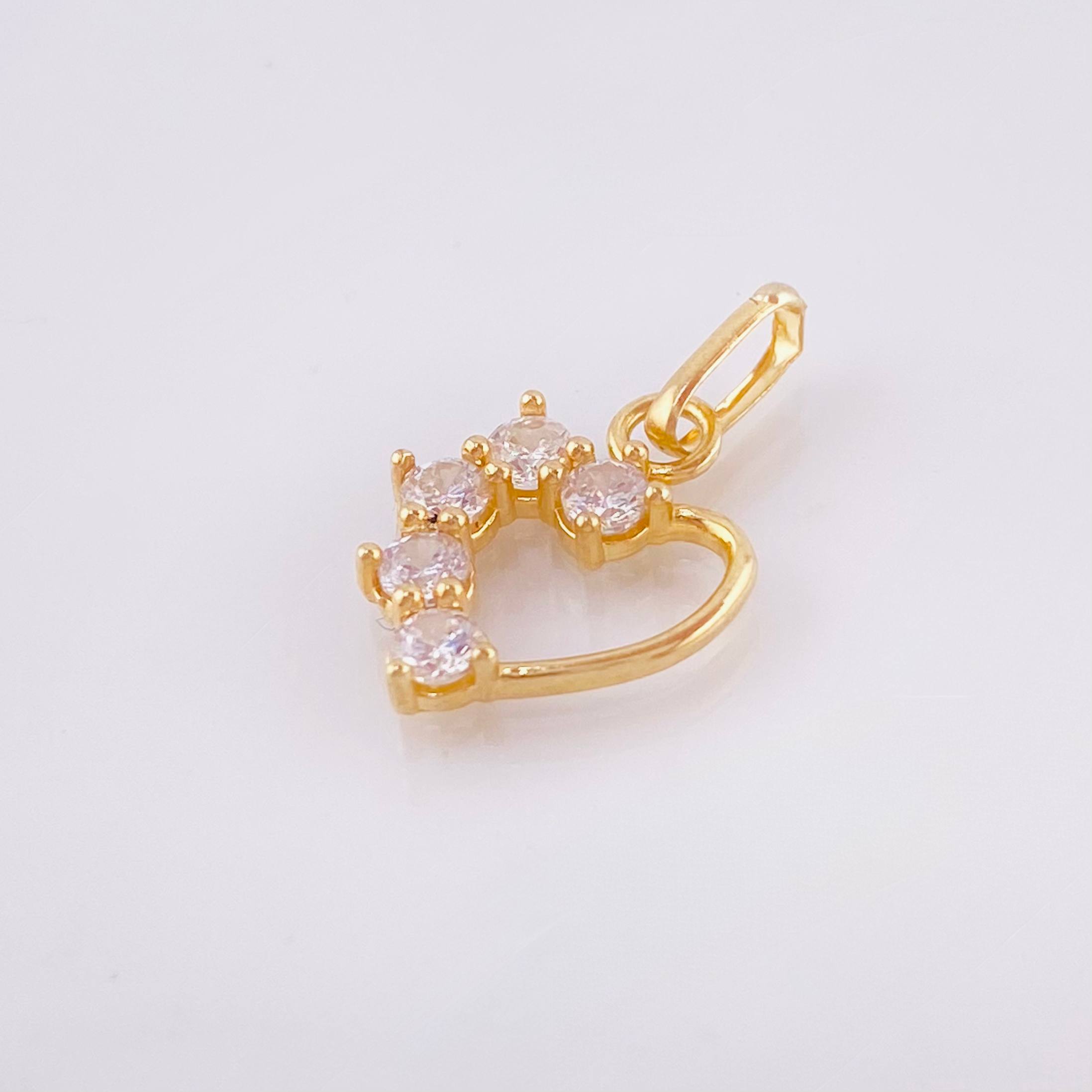 Dije Corazon Parcial Ampliado 0.9gr / 1.8cm / Oro Amarillo 18K ©