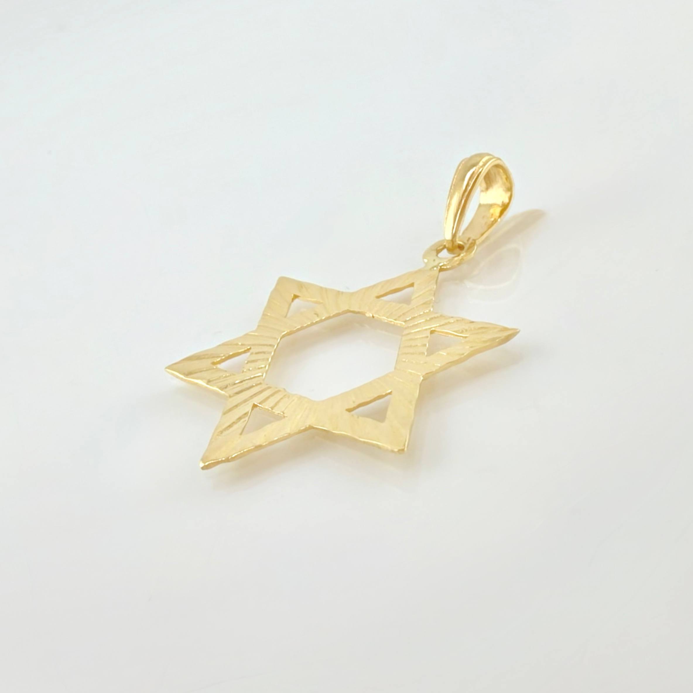 Dije Estrella De David 2.15gr / 4cm / Oro Amarillo 18K