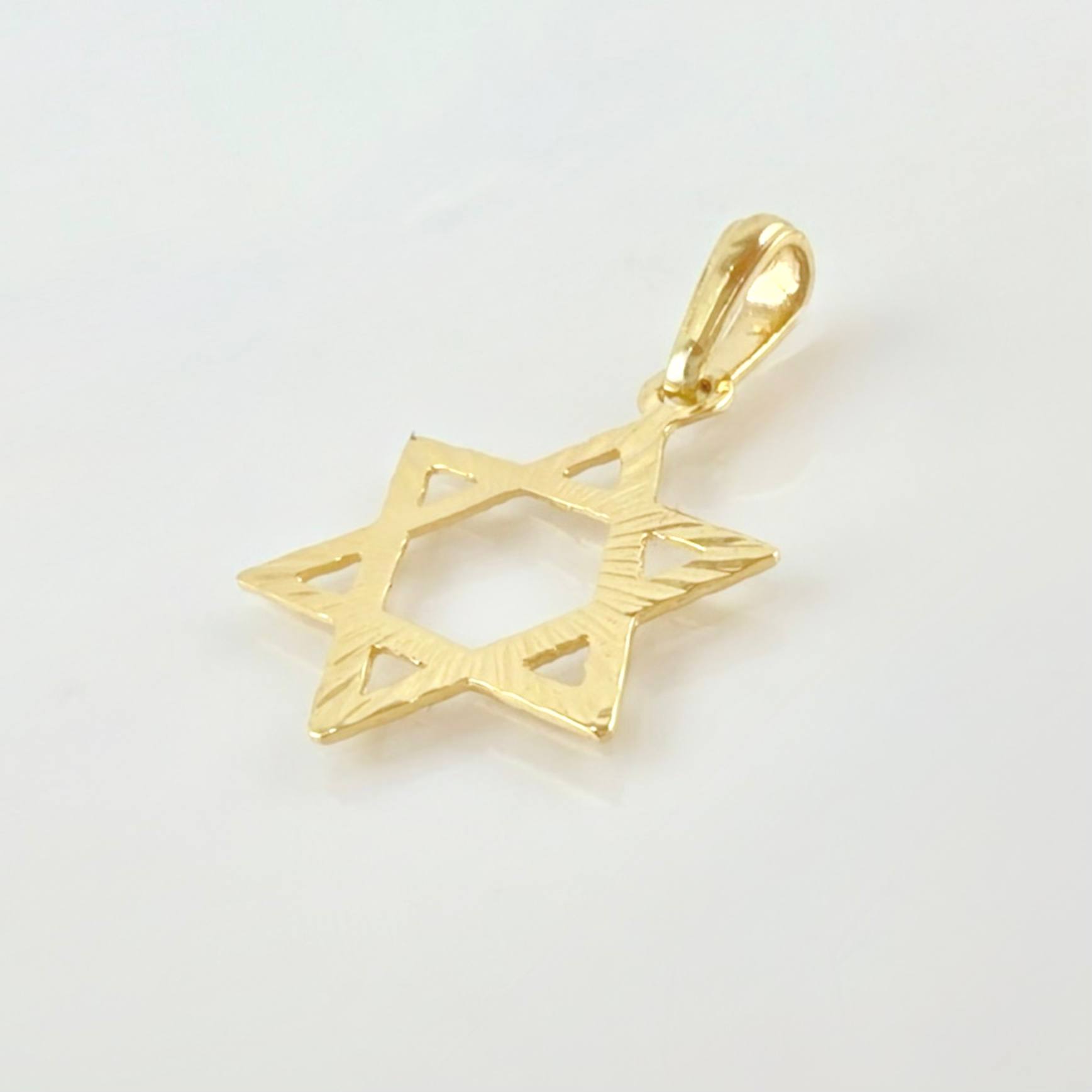Dije Estrella De David 0.85gr / 2.05cm / Oro Amarillo 18K