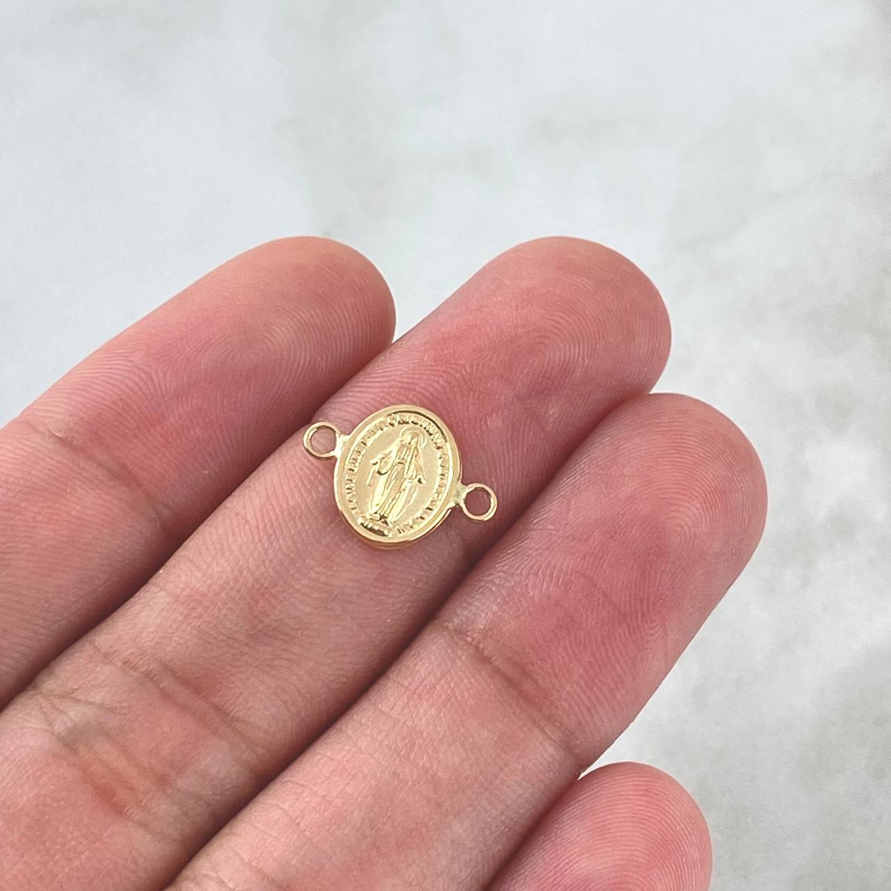 Herraje Virgen Milagrosa 0.5gr / 1.4cm / Troquelada Oro Amarillo 18K ©