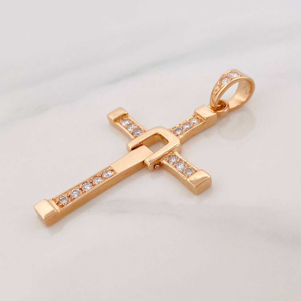 Dije Cruz Articulada Diamantes 36pts 8.25g / 5.5cm Oro Amarillo 18K