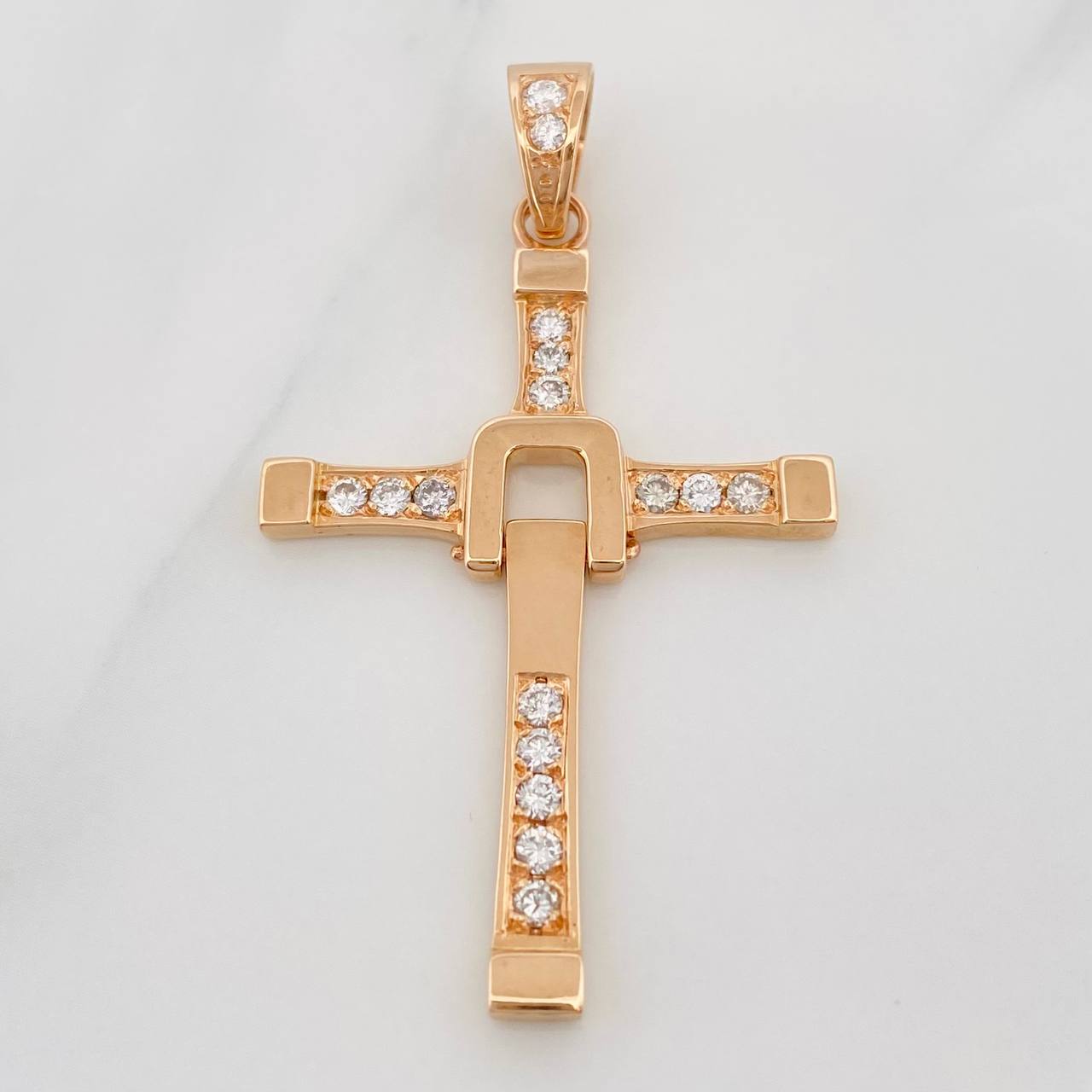 Dije Cruz Articulada Diamantes 36pts 8.25g / 5.5cm Oro Amarillo 18K