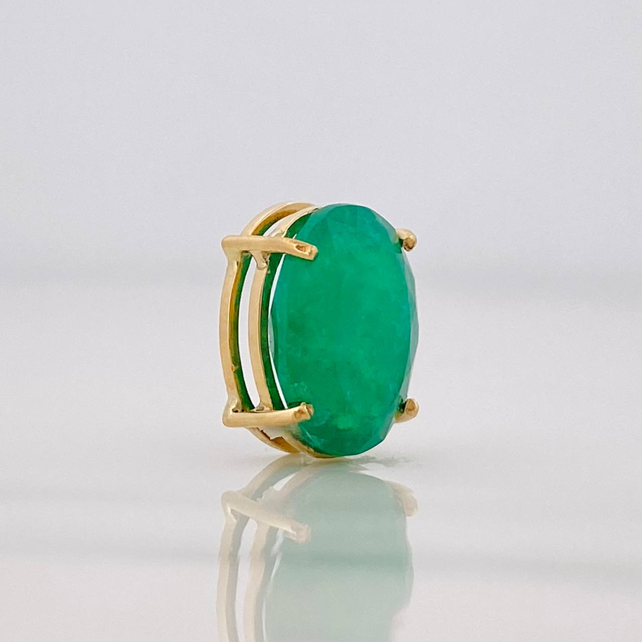 Dije Ovalo Esmeraldas 3qts 1.2g / 1.2cm Oro Amarillo 18K