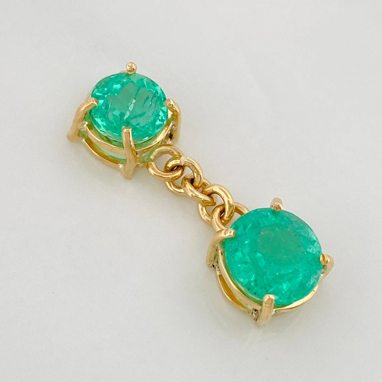 Dije Dúo Cuatro Garras Esmeraldas 2.18qts 1.55g / 2cm Oro Amarillo 18K