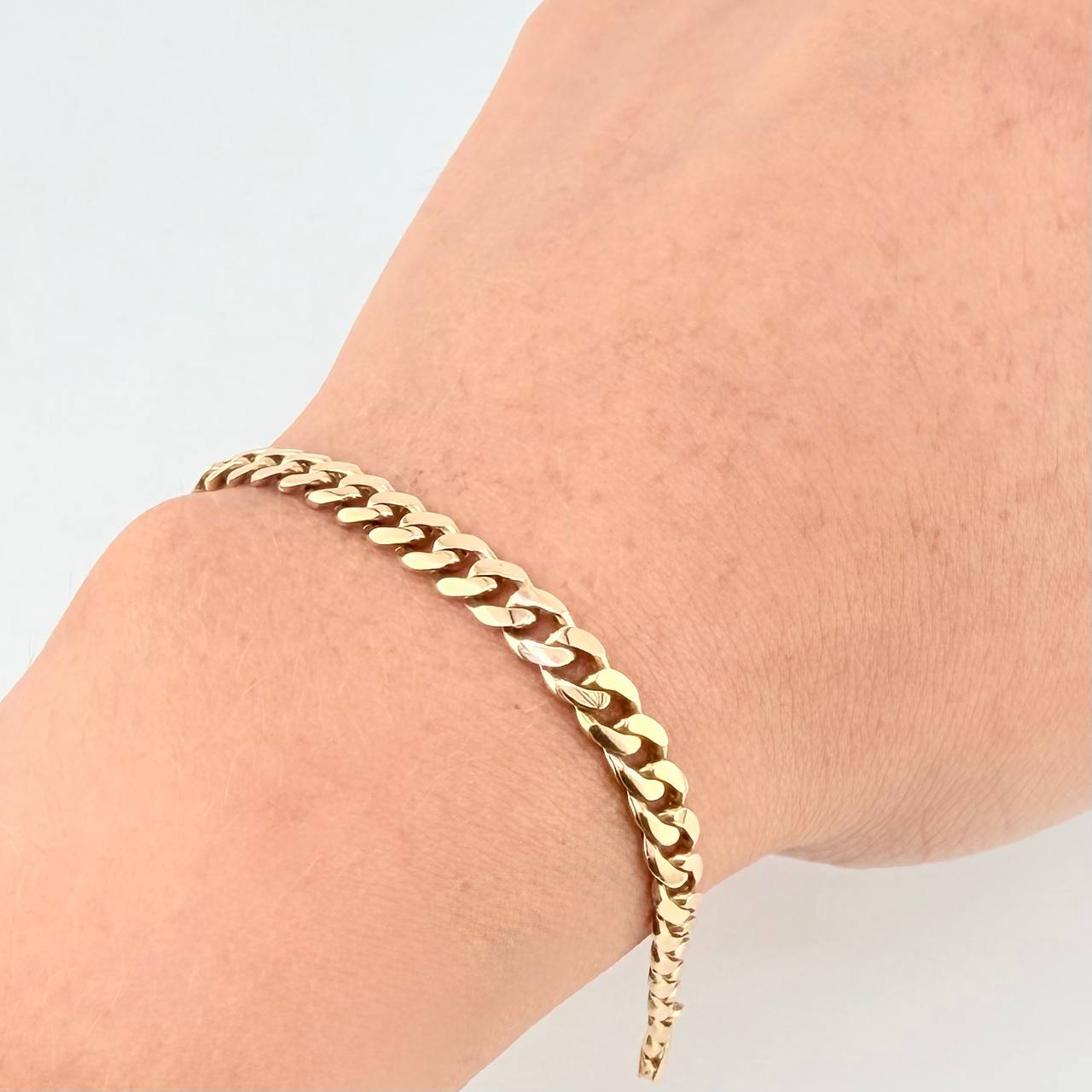 Pulso Cubano 11.3 g / 22.5 cm / 6.9 mm Oro Amarillo 18K