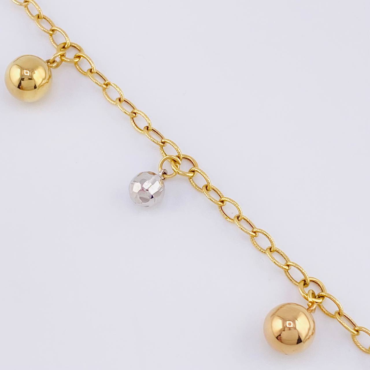 Pulso Aro Seguido Bolas Colgantes 5.55gr / 19cm / 4mm Diamantadas Lisas Tres Oros +4 18K ©