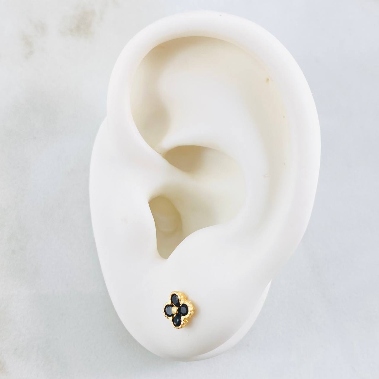 Topos Flor Trebol 0.95gr / 5.1mm Oro Amarillo 18K *
