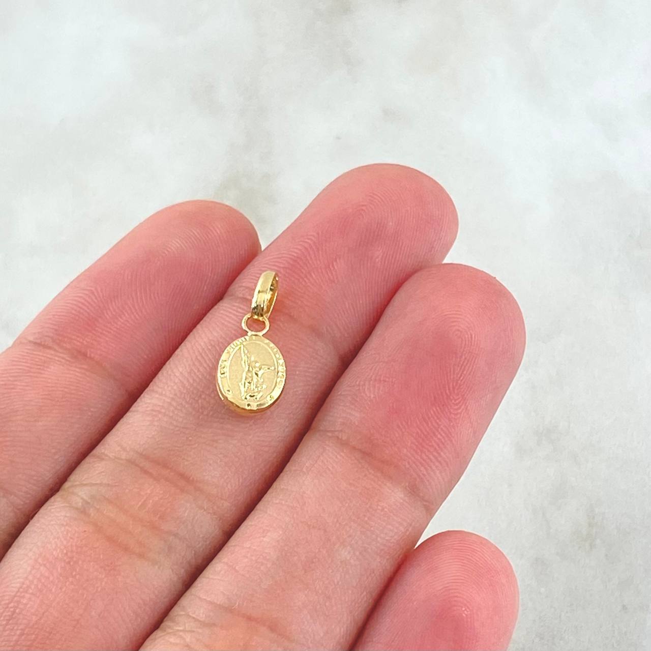 Dije San Miguel Arcangel 0.35gr / 1.5cm / Cargador Liso Oro Amarillo 18K *