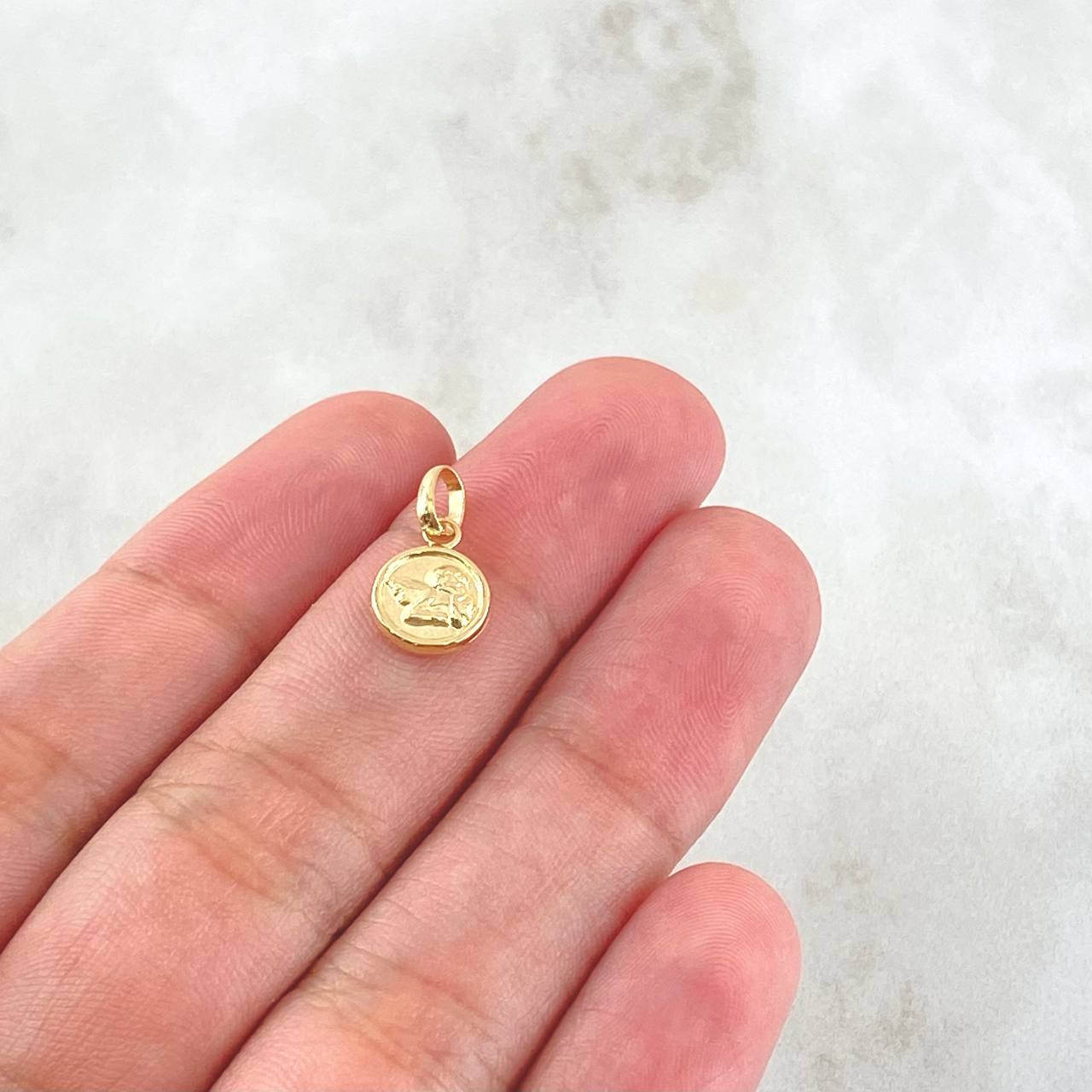 Dije Angel 0.4gr / 1.5cm / Cargador Liso Oro Amarillo 18K ©