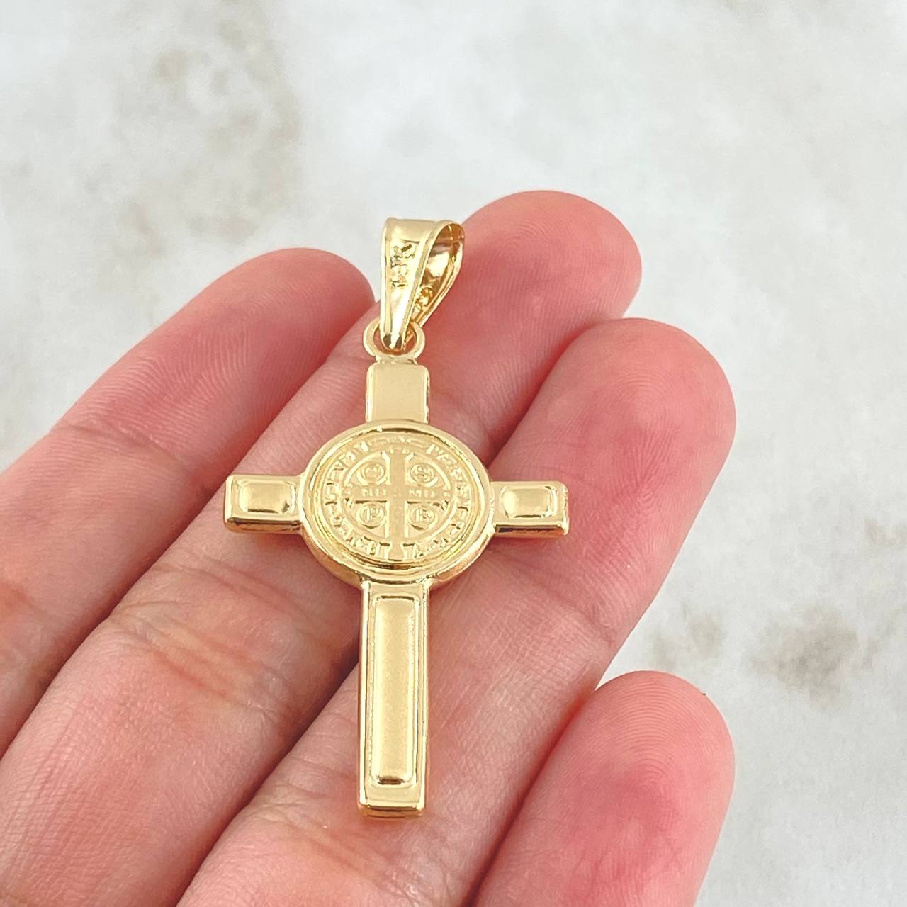 Dije Cruz San Benito 2.6gr / 4.7cm / Oro 18K